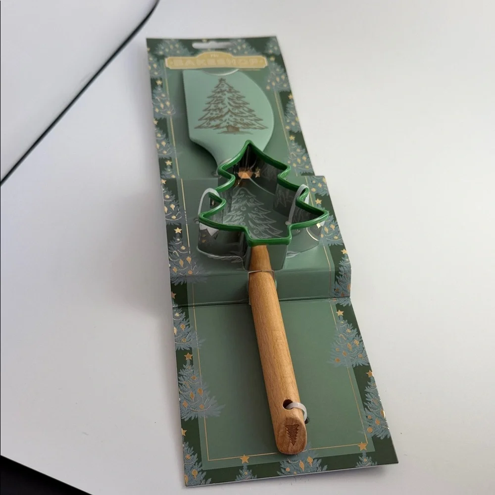 Silicone Spatula with Christmas Tree Cookie Cutter